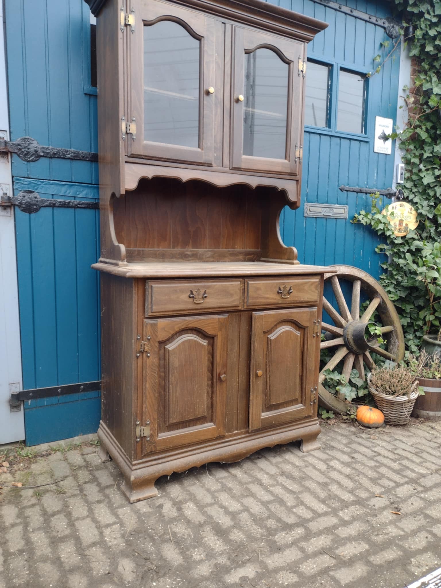 *Nog te restylen* buffetkast landelijk