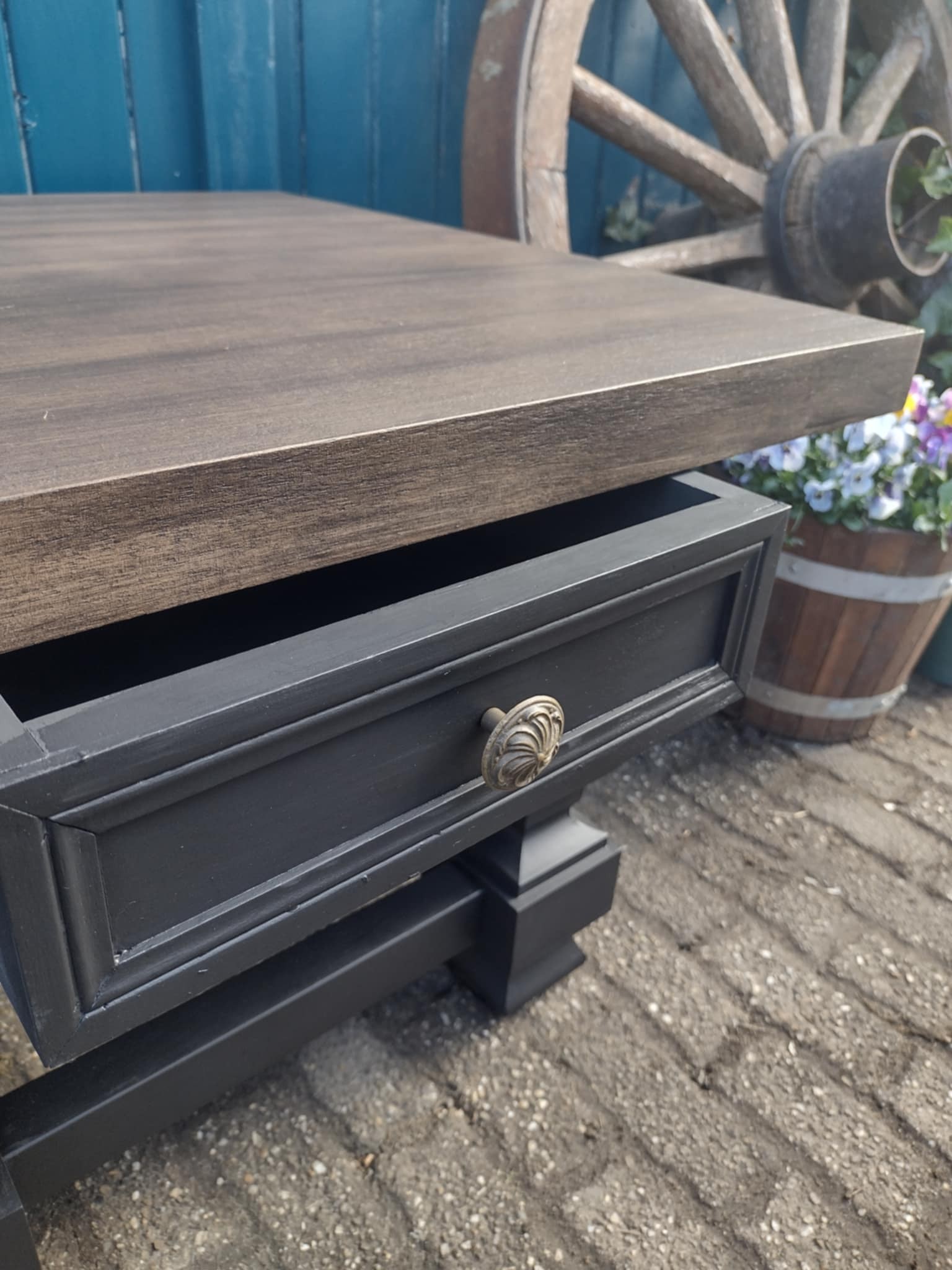 Robuust tafeltje mat zwart gezandstraald black wash