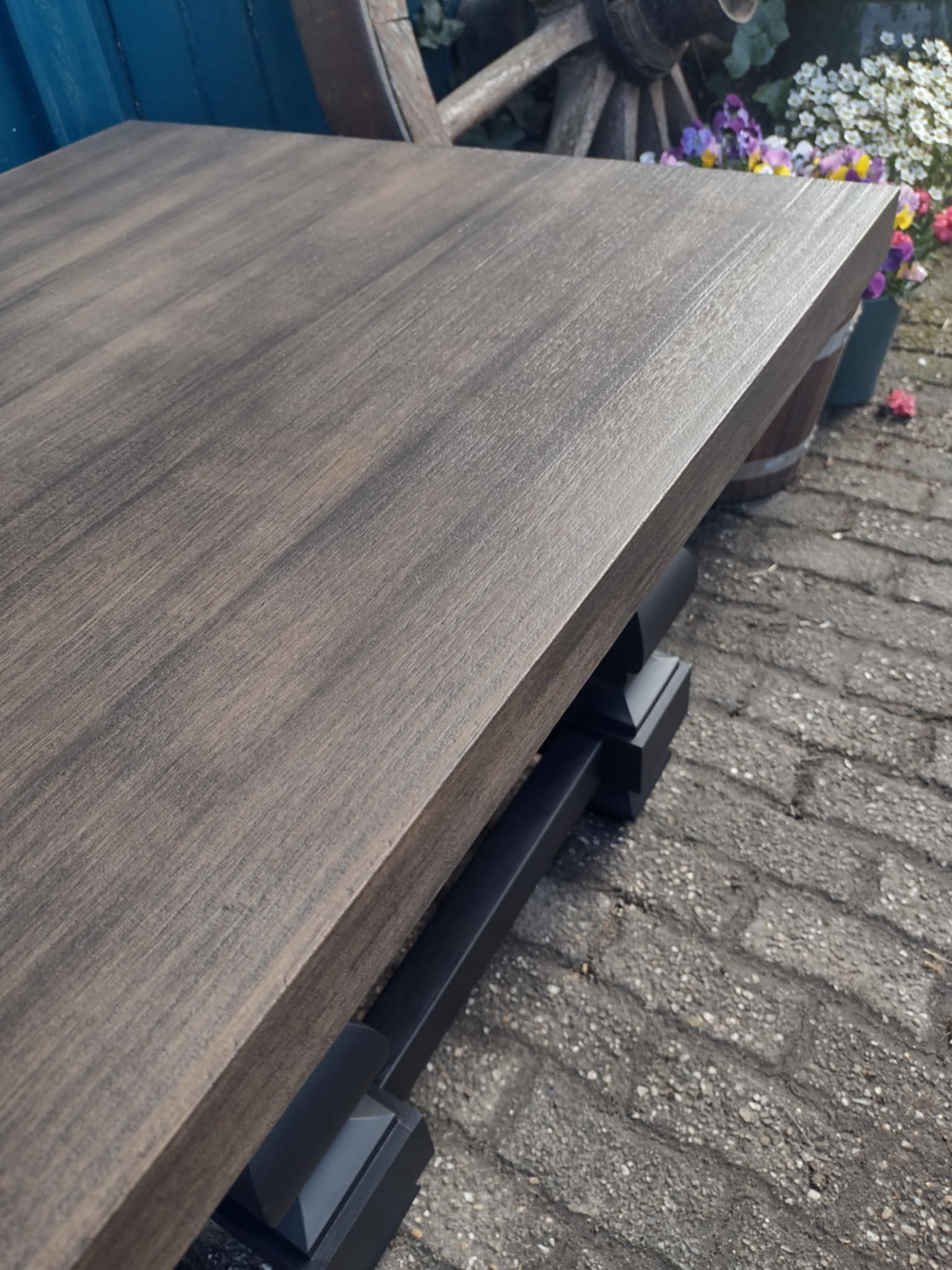 Robuust tafeltje mat zwart gezandstraald black wash