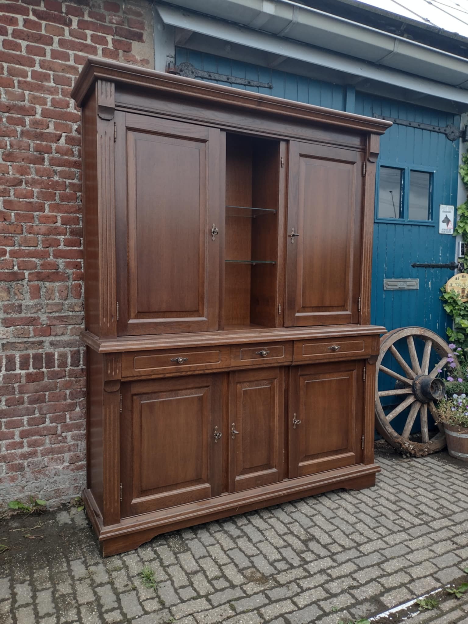 *Nog te restylen* buffetkast massief