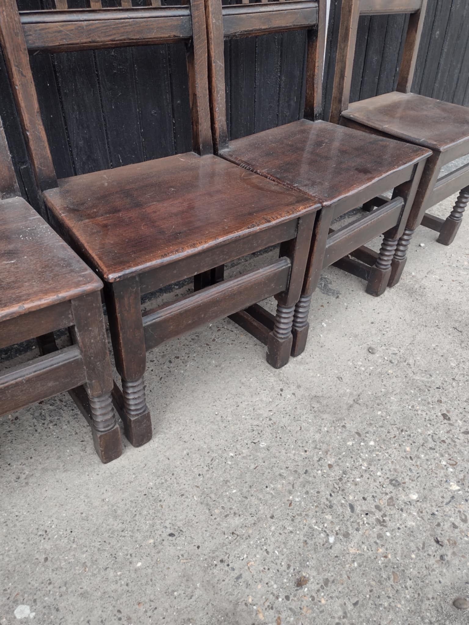 *Nog te restylen* 6 eikenhouten kloosterstoelen