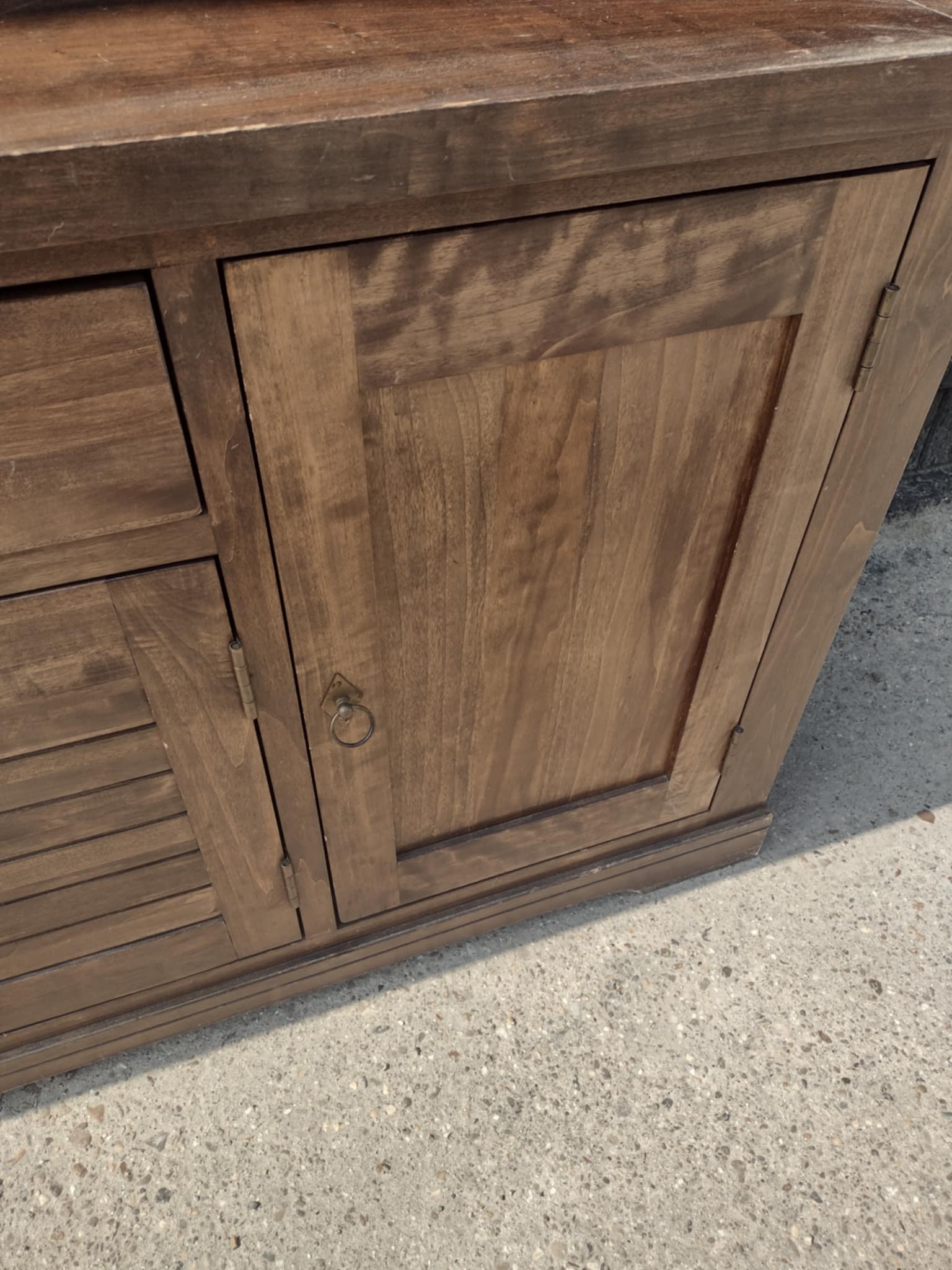 *Nog te restylen* Dressoir met louvre deurtjes