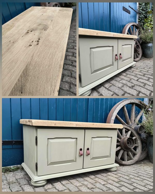 Oud groen kastje gezandstraald