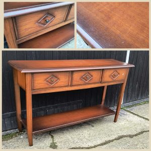 274f6b8b-70cb-4414-9ffd-5b99826c95e5 Sidetable massief eiken