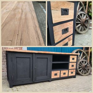 91c08a63-4b98-4add-9672-c9d9f4fdea5e Tv meubel massief teakhout gezandstraald mat zwart