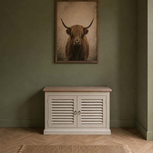 Landelijke kast taupe met louvre deurtjes