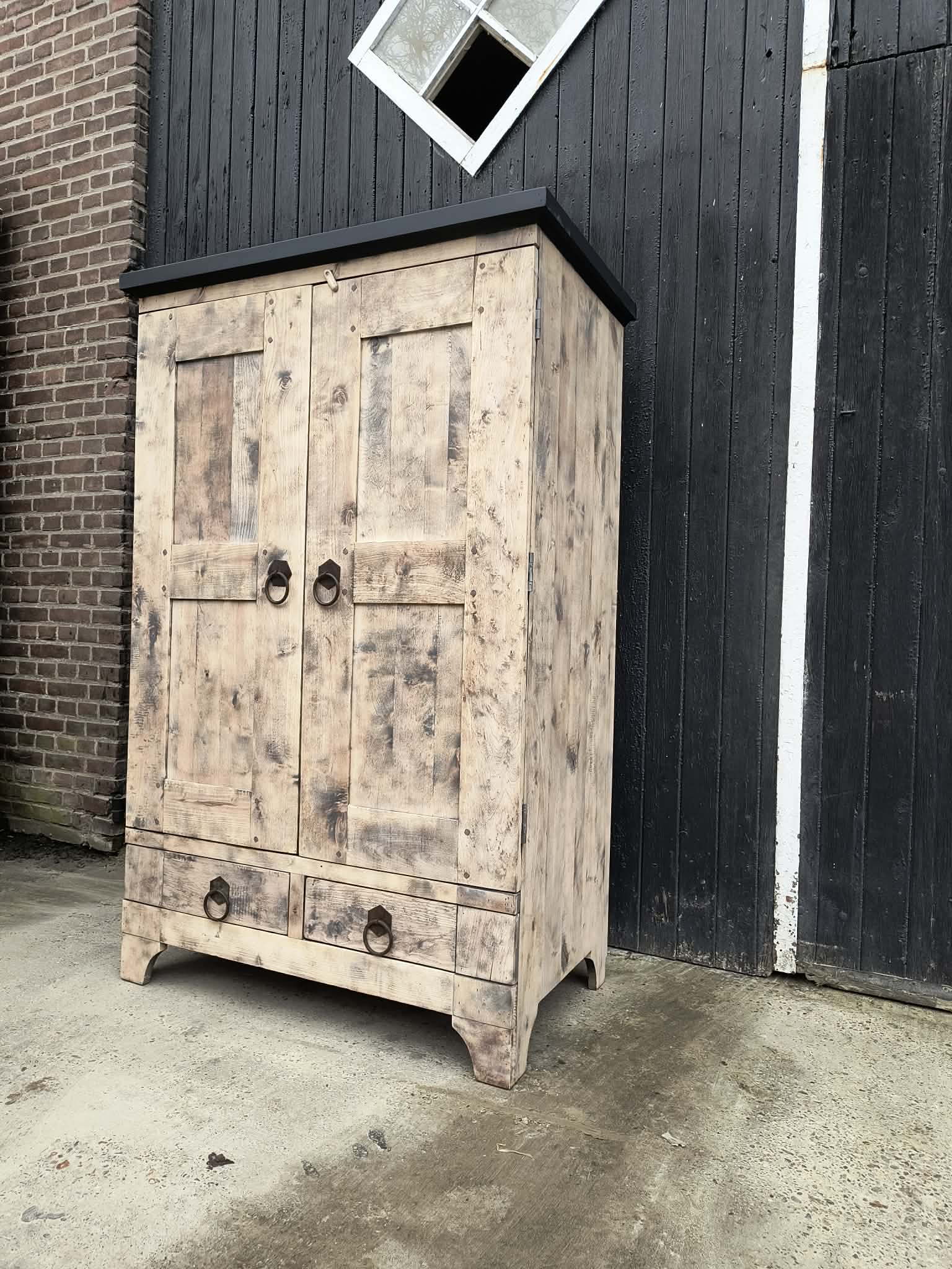 Stoere kast teak gezandstraald - Image 3