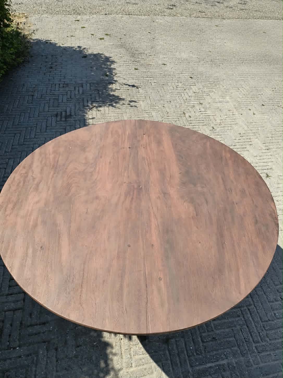Ronde notenhouten tafel vergrijsd met mat zwart - Image 5